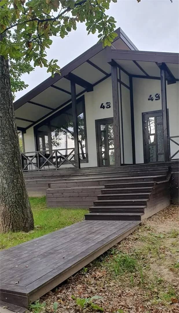 Коттедж полулюкс, 35 м² с отдельным входом и верандой — парк-отель «Истра»
